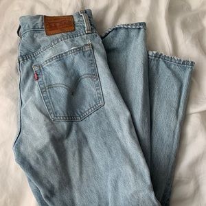 Levi’s wedgie jeans